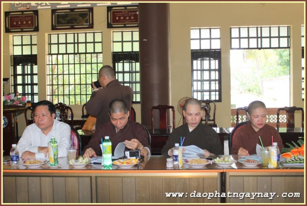 Bình Dương:  Ban Giáo Dục Tăng Ni Trung Ương  đến thăm và làm việc trường Trung Cấp Phật Học