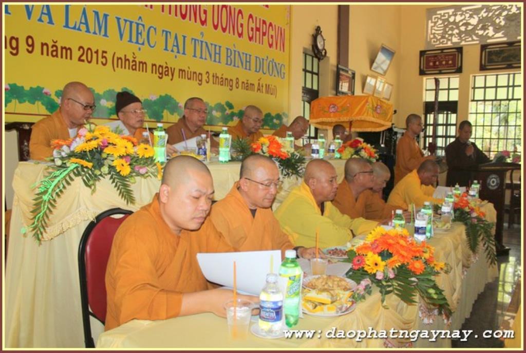 Bình Dương:  Ban Giáo Dục Tăng Ni Trung Ương  đến thăm và làm việc trường Trung Cấp Phật Học