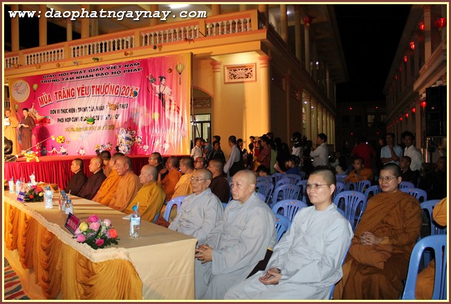 Vũng Tầu: Mùa trăng yêu thương 2015