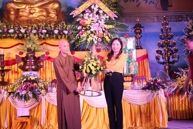 Thái Bình: Đêm hội bông hồng cài áo tại chùa Từ Xuyên