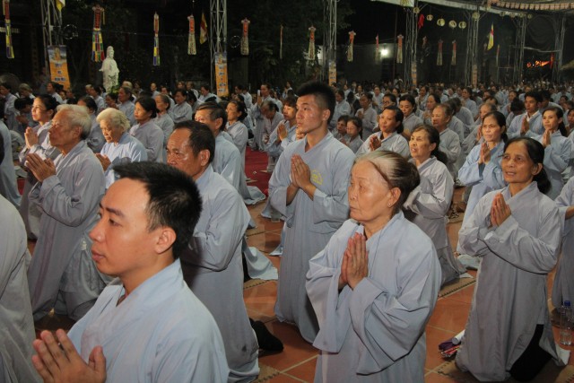 Thái Bình: Đêm hội bông hồng cài áo tại chùa Từ Xuyên