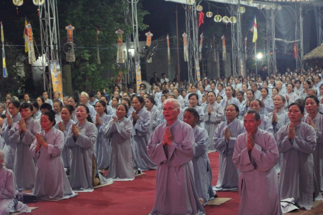 Thái Bình: Đêm hội bông hồng cài áo tại chùa Từ Xuyên