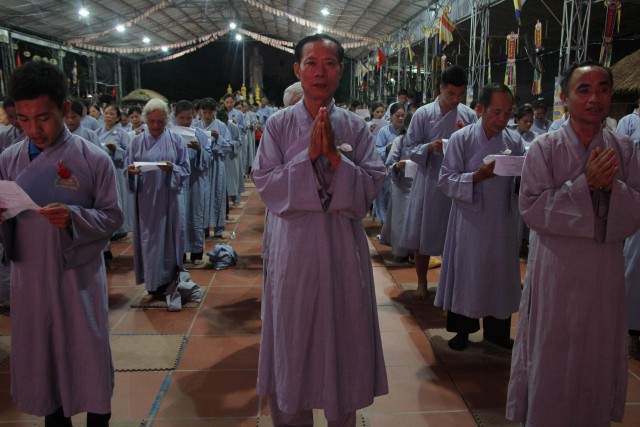 Thái Bình: Đêm hội bông hồng cài áo tại chùa Từ Xuyên
