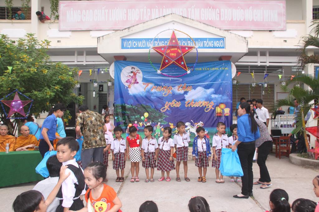 Về Quê Tổ Với Trung Thu Yêu Thương