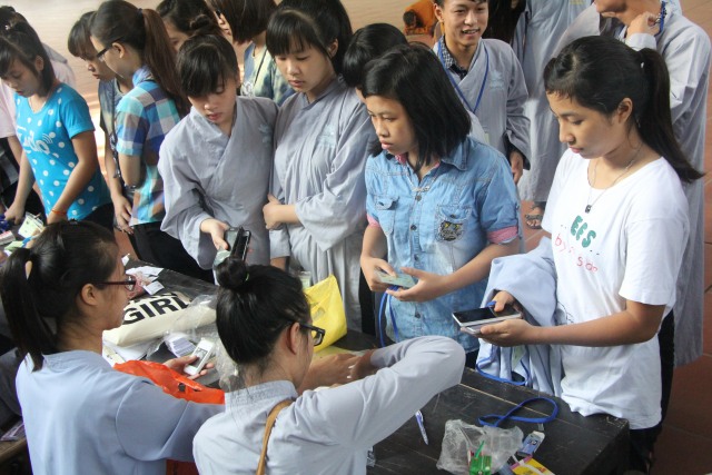 Thái Bình: Hơn 200 bạn trẻ về chùa Từ Xuyên tu một ngày an lạc
