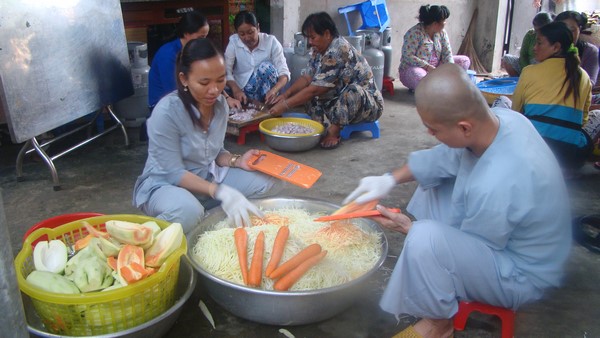 Hà Tiên: Cơm chay Phù Dung Cổ Tự kết duyên Bồ đề dịp Vu Lan Thắng hội