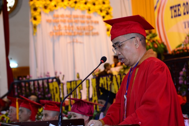 Gần 500 Cử nhân và Thạc sĩ Phật học khóa IX hân hoan mừng lễ tốt nghiệp