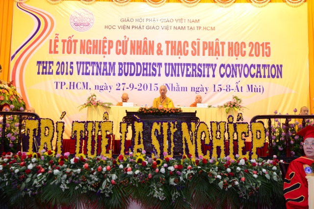 Gần 500 Cử nhân và Thạc sĩ Phật học khóa IX hân hoan mừng lễ tốt nghiệp