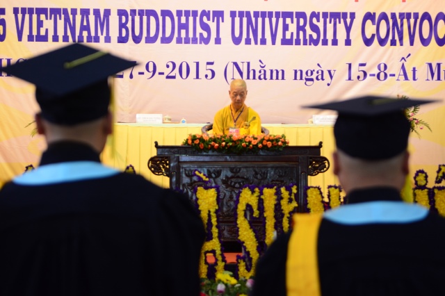 Gần 500 Cử nhân và Thạc sĩ Phật học khóa IX hân hoan mừng lễ tốt nghiệp