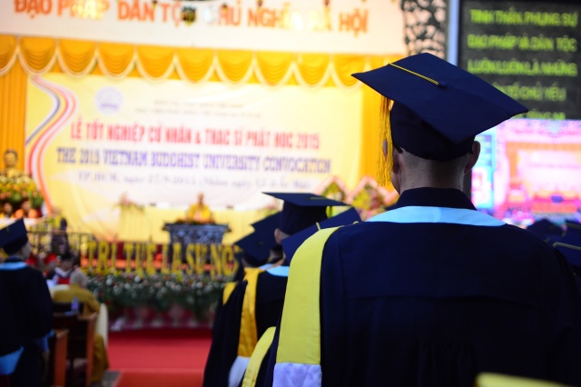 Gần 500 Cử nhân và Thạc sĩ Phật học khóa IX hân hoan mừng lễ tốt nghiệp
