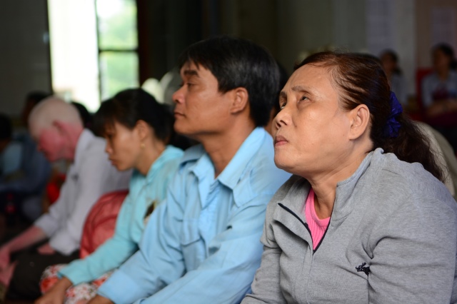Quỹ Đạo Phật Ngày Nay: Tặng quà cho 163 người khiếm thị thành phố 09-2015