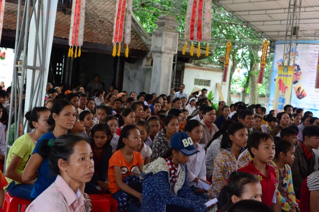 Quỹ Đạo Phật Ngày Nay chia sẻ tình thương với vùng đất nghèo Hà Tĩnh