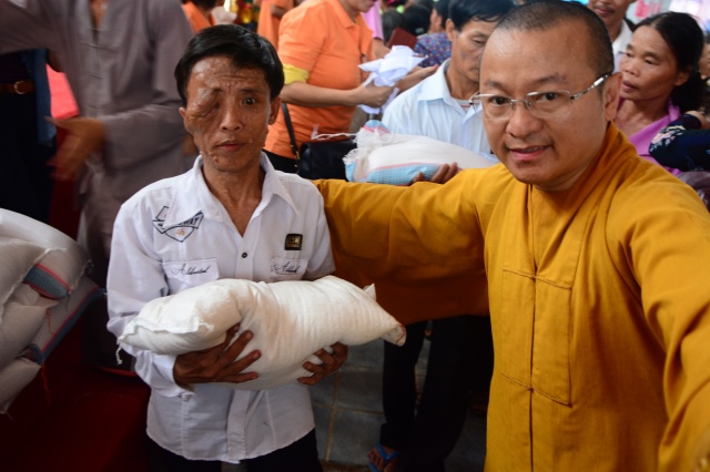 Quỹ Đạo Phật Ngày Nay chia sẻ tình thương với vùng đất nghèo Hà Tĩnh