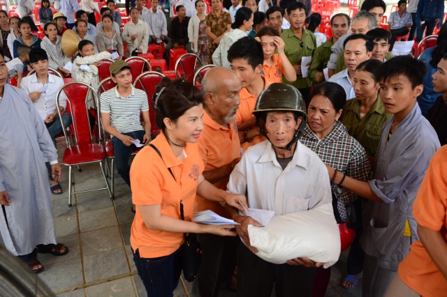 Quỹ Đạo Phật Ngày Nay chia sẻ tình thương với vùng đất nghèo Hà Tĩnh