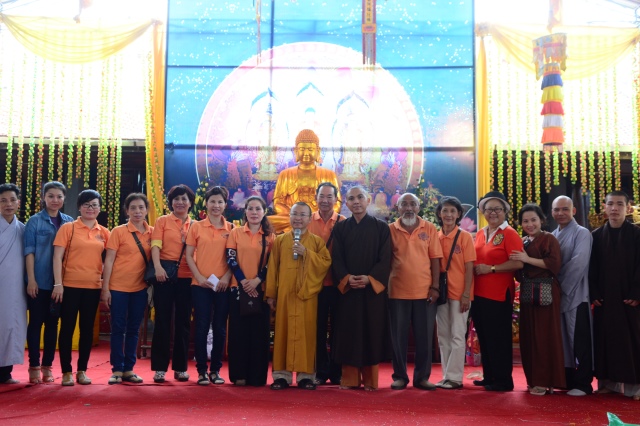 Quỹ Đạo Phật Ngày Nay chia sẻ tình thương với vùng đất nghèo Hà Tĩnh