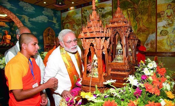 Ấn Độ: Chùm ảnh Thủ tướng Ấn Độ Narendra Modi chiêm bái và cầu nguyện tại Tháp Giác Ngộ