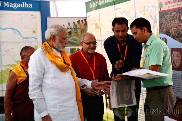 Ấn Độ: Chùm ảnh Thủ tướng Ấn Độ Narendra Modi chiêm bái và cầu nguyện tại Tháp Giác Ngộ