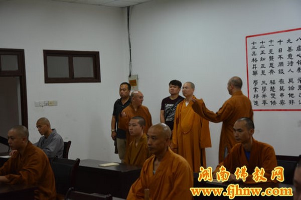 Trung Quốc: Hiệp hội Phật giáo Canada viếng thăm Lộc Sơn Tự