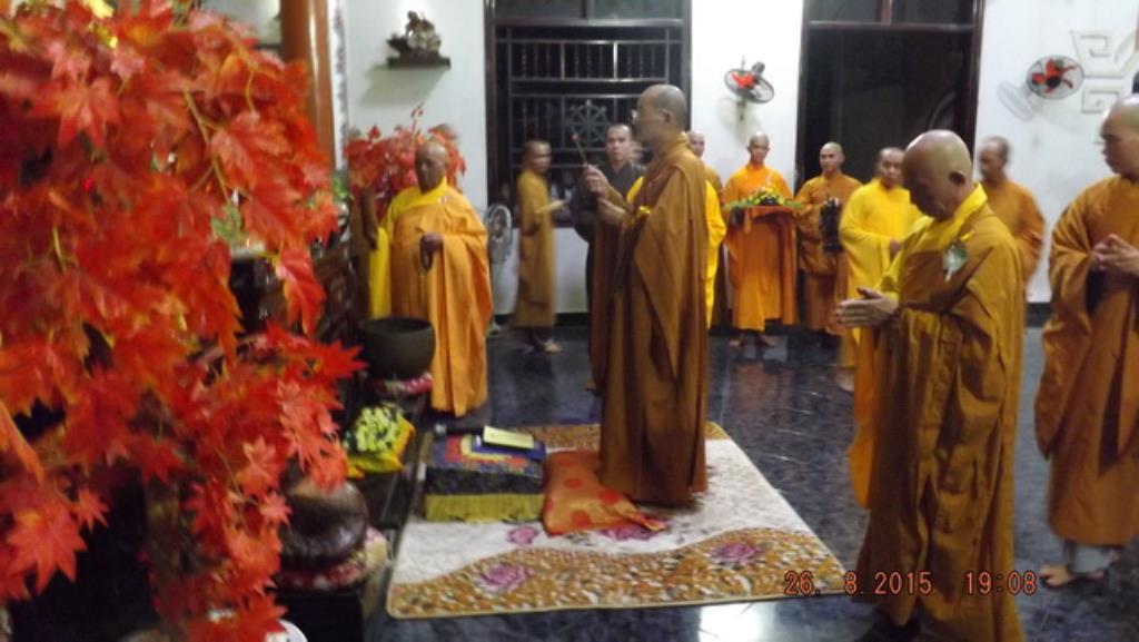 Pháp hội Vu lan-Lễ bông hồng cài áo ở tổ đình Thiên Bửu