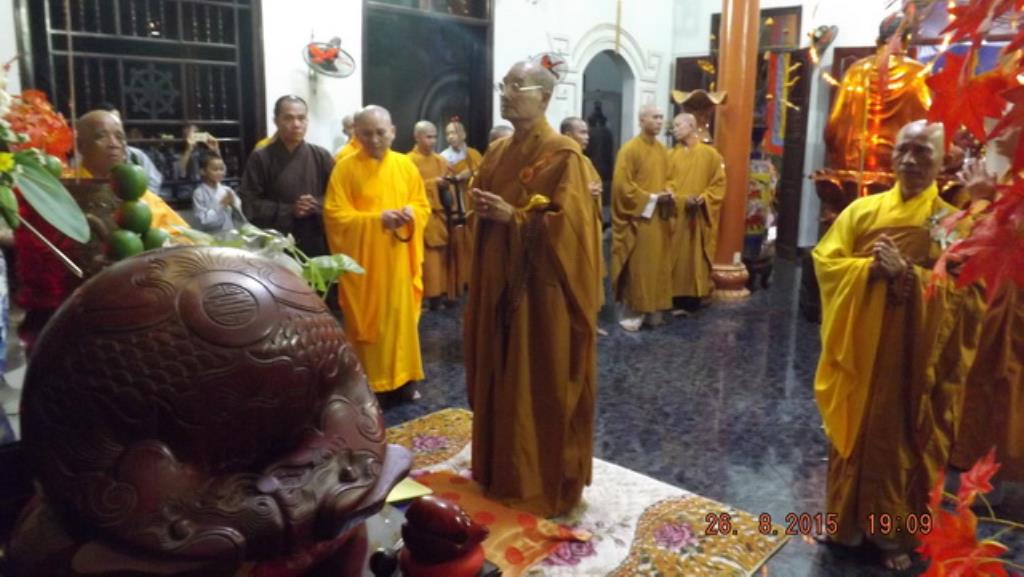 Pháp hội Vu lan-Lễ bông hồng cài áo ở tổ đình Thiên Bửu