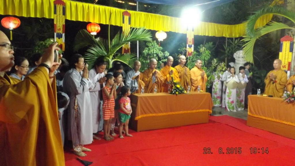 Pháp hội Vu lan-Lễ bông hồng cài áo ở tổ đình Thiên Bửu