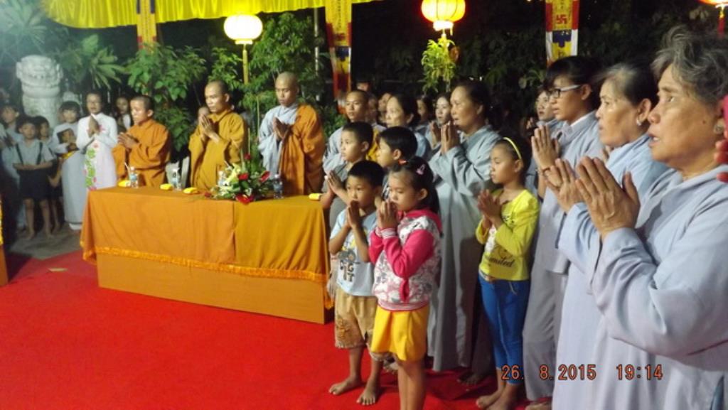 Pháp hội Vu lan-Lễ bông hồng cài áo ở tổ đình Thiên Bửu