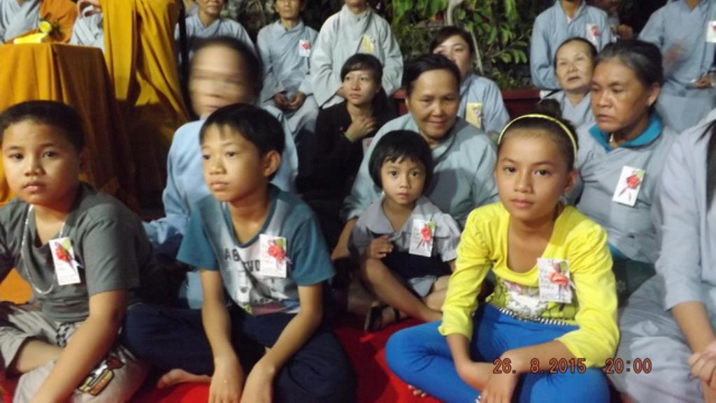 Pháp hội Vu lan-Lễ bông hồng cài áo ở tổ đình Thiên Bửu