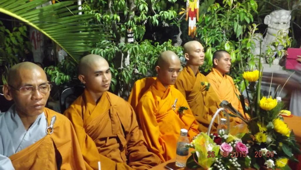 Pháp hội Vu lan-Lễ bông hồng cài áo ở tổ đình Thiên Bửu