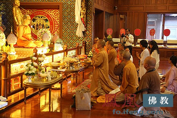 Hữu nghị Phật giáo Trung - Thái cúng dường hơn nghìn vị Tăng
