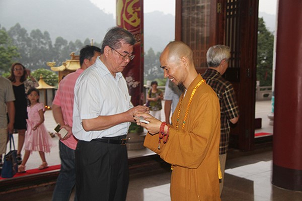 Trung Quốc: Hội Từ Thiện Từ Tế Đài Loan giao lưu với Thiền viện Thạch Thất