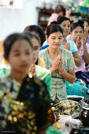 Chùm ảnh Lễ xuất gia gieo duyên thành phố Dawei, Đông Nam Myanmar.