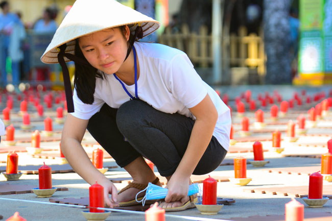Đêm Hoa Đăng vía Phật A Di Đà