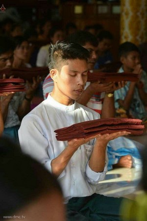 Chùm ảnh Lễ xuất gia gieo duyên thành phố Dawei, Đông Nam Myanmar.