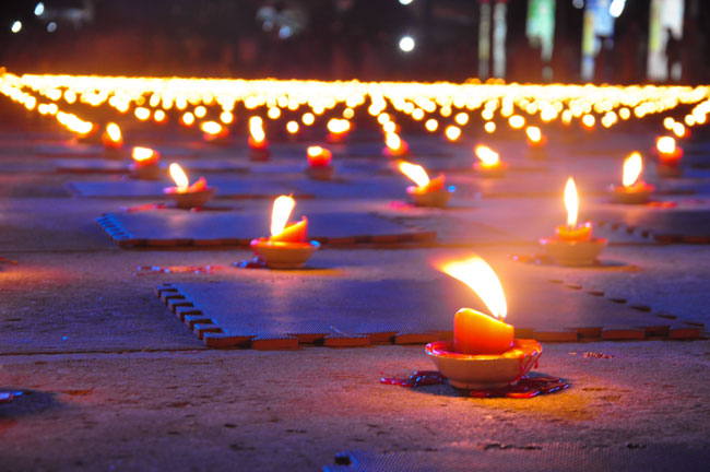 Đêm Hoa Đăng vía Phật A Di Đà