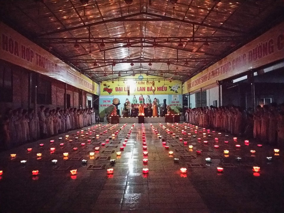 Tiền Giang: Chùa Kim Linh trang nghiêm tổ chức Đêm hoa đăng vía Phật Di Đà