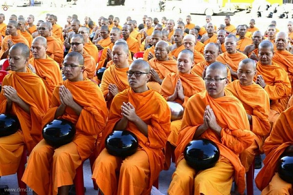 Chùm ảnh Dâng y Kathina tại Tỉnh Pathum Thani, Thái Lan