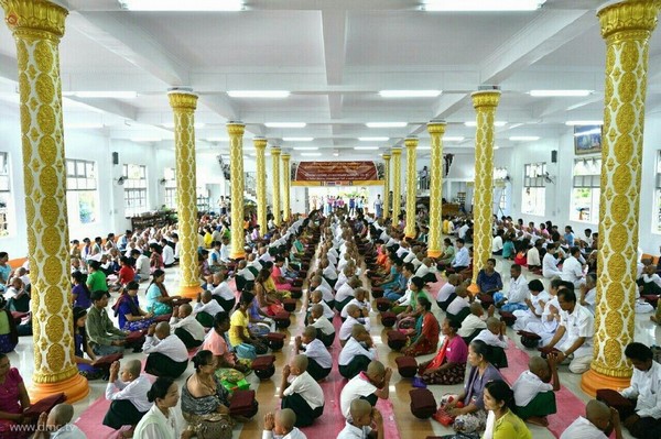 Chùm ảnh Lễ xuất gia gieo duyên thành phố Dawei, Đông Nam Myanmar.