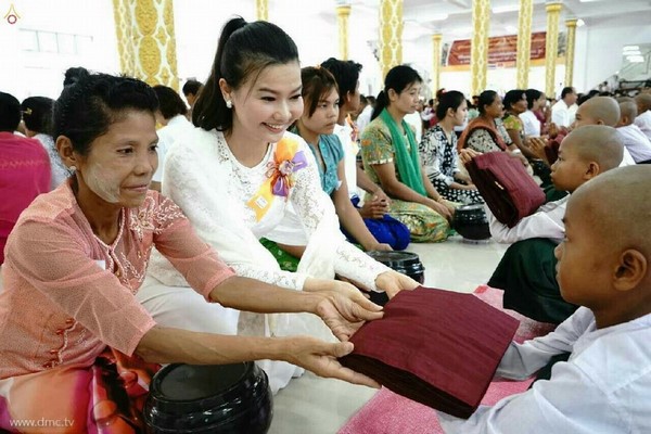 Chùm ảnh Lễ xuất gia gieo duyên thành phố Dawei, Đông Nam Myanmar.
