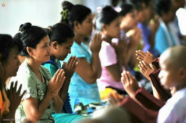 Chùm ảnh Lễ xuất gia gieo duyên thành phố Dawei, Đông Nam Myanmar.