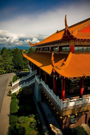 Danh thắng Linh Nghiêm sơn tự Canada