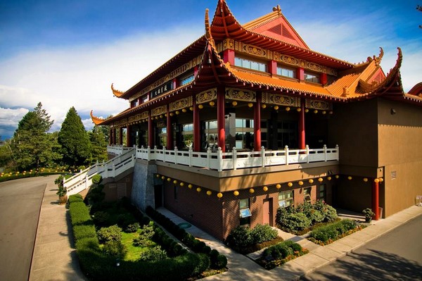 Danh thắng Linh Nghiêm sơn tự Canada