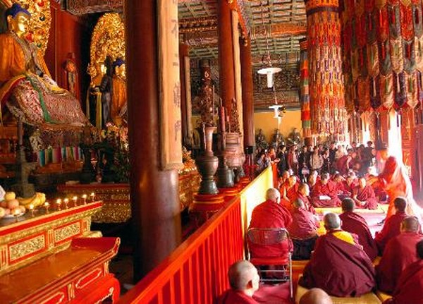 Ung Hòa Cung ngôi Chùa Phật Giáo Tây Tạng trong Tử Cấm Thành Bắc Kinh