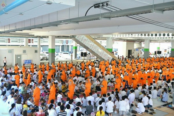 Chùm ảnh Dâng y Kathina tại Tỉnh Pathum Thani, Thái Lan