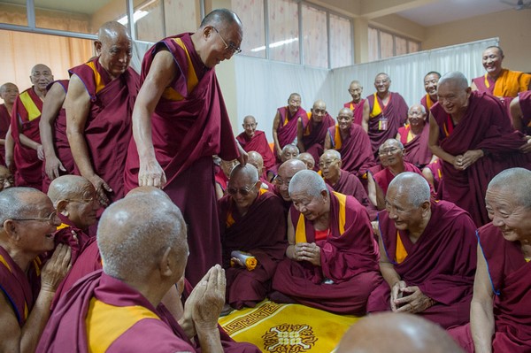 Ấn Độ: Chùm ảnh Phật Giáo Tây Tạng tổ chức Hội Nghị  “Tâm Thức Và Đời Sống” Lần Thứ 30