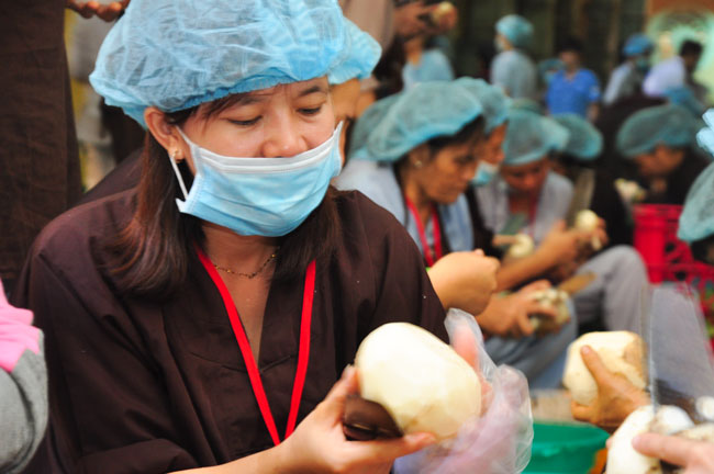 Đêm Hoa Đăng vía Phật A Di Đà