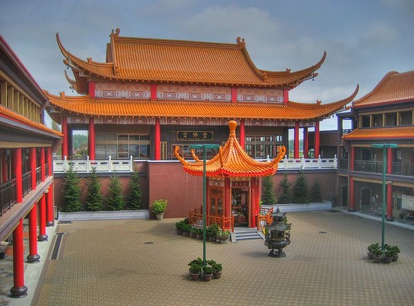 Danh thắng Linh Nghiêm sơn tự Canada