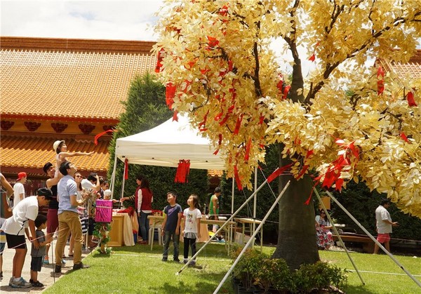 Australia: Nam Thiên Tự giao lưu Văn hóa Văn nghệ dịp Noel