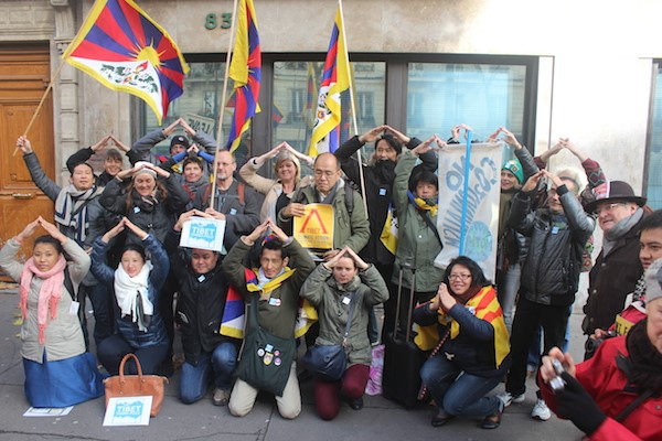 Cộng đồng Tây Tạng tuần hành tại Hội nghị Quốc tế về Biến đổi Khí hậu (COP21) Paris