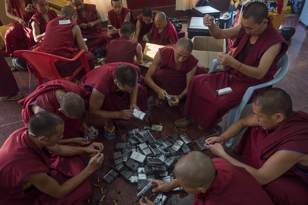 Ấn Độ: Chùm ảnh Phật Giáo Tây Tạng tổ chức Hội Nghị  “Tâm Thức Và Đời Sống” Lần Thứ 30