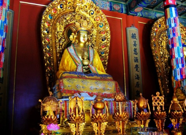 Ung Hòa Cung ngôi Chùa Phật Giáo Tây Tạng trong Tử Cấm Thành Bắc Kinh